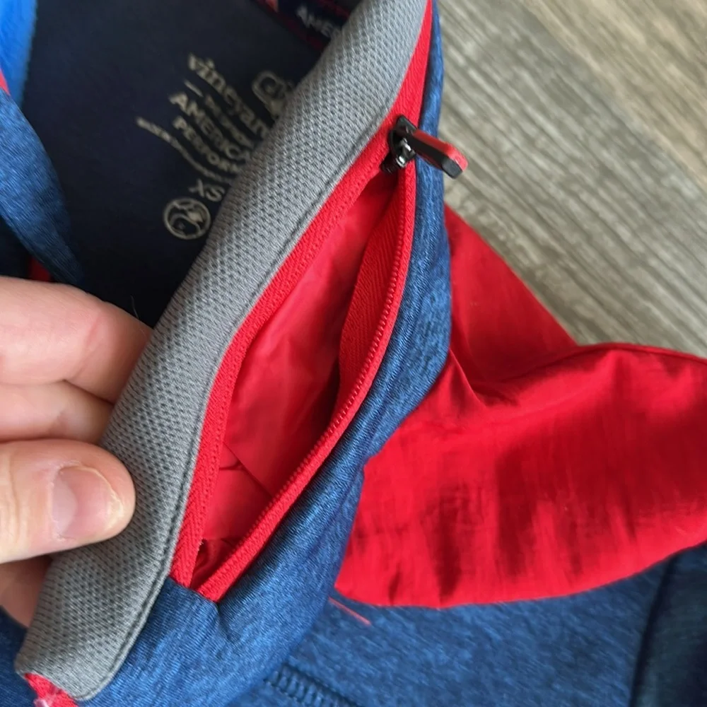Vineyard vines America's Cup 2017 1/4 zip Men's Blue and‎ Red Sweater XS